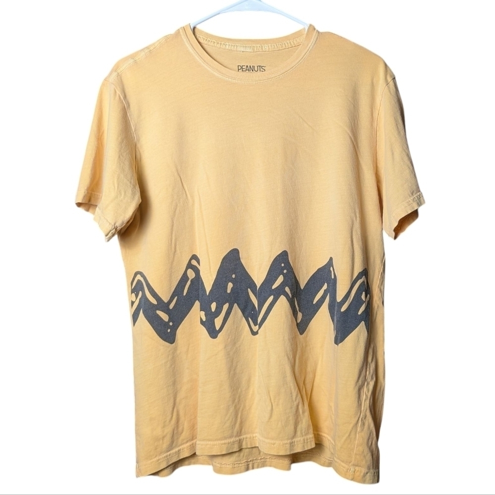 Peanuts Charlie Brown Men's Yellow Black Graphic Tee Small Cosplay Snoopy EUC